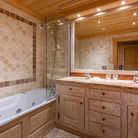 De Standing Avec Cheminee Et Sauna, Proche Du Centre De - Fr-1-694-14 Chalet Val-dʼIsère